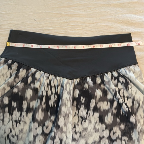 Black and gray skort - Picture 4 of 4